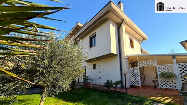 casa indipendente in vendita a Santa Croce sull'Arno