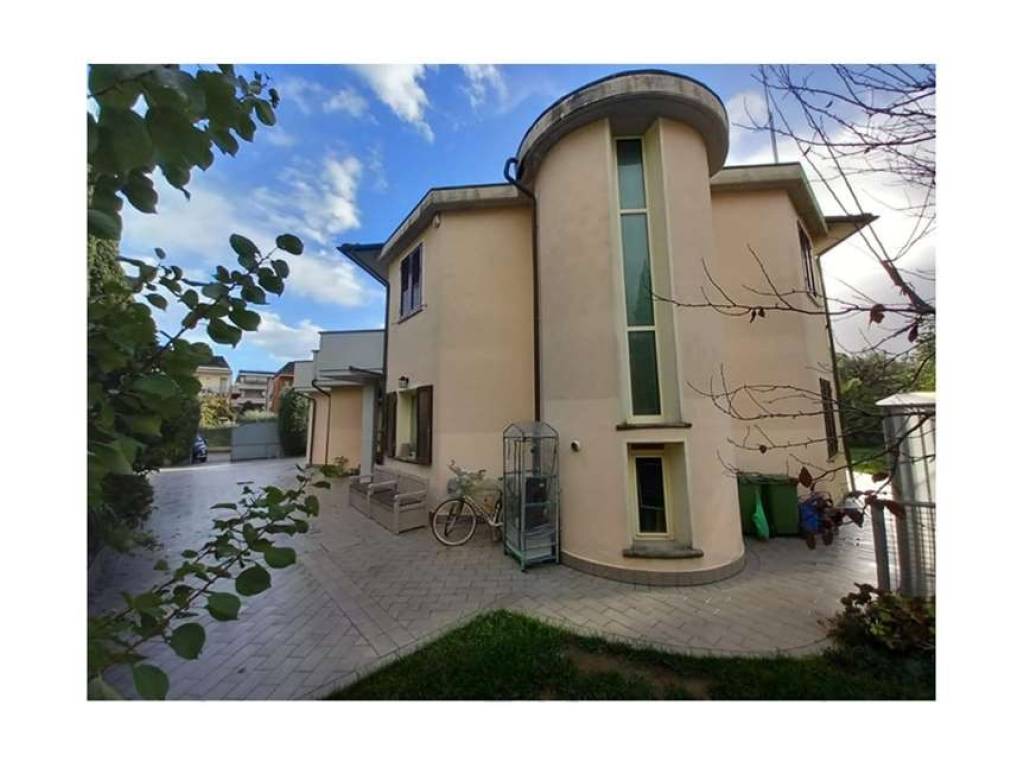 casa indipendente in vendita a Santa Croce sull'Arno