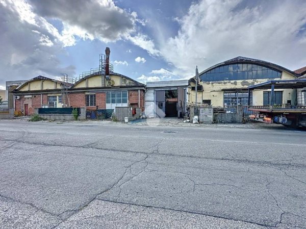 locale commerciale in vendita a Santa Croce sull'Arno