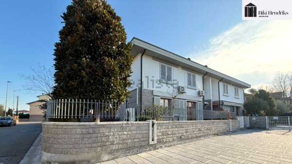 casa indipendente in vendita a Santa Croce sull'Arno