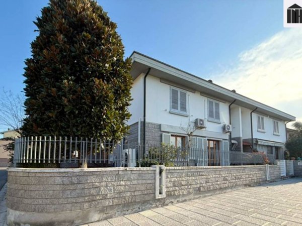 casa indipendente in vendita a Santa Croce sull'Arno