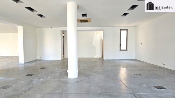 locale commerciale in vendita a Santa Croce sull'Arno