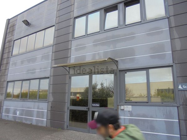 locale commerciale in vendita a Santa Croce sull'Arno