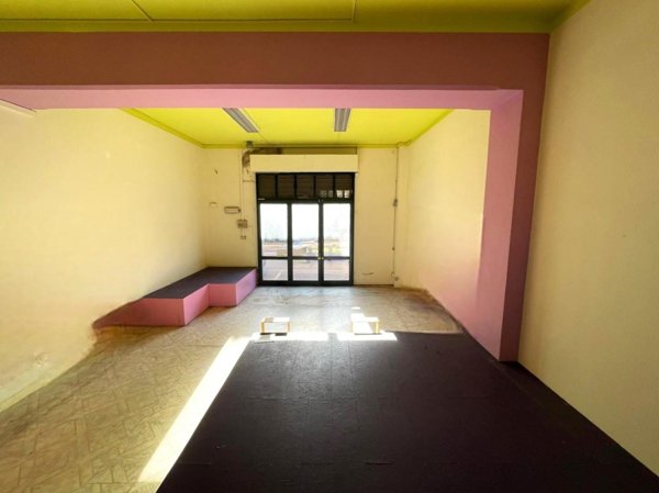 negozio in vendita a Santa Croce sull'Arno