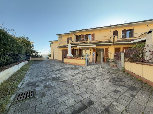 casa indipendente in vendita a Santa Croce sull'Arno