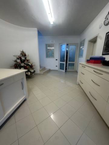 locale commerciale in vendita a Santa Croce sull'Arno