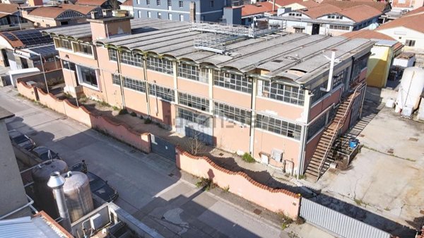 capannone in vendita a Santa Croce sull'Arno