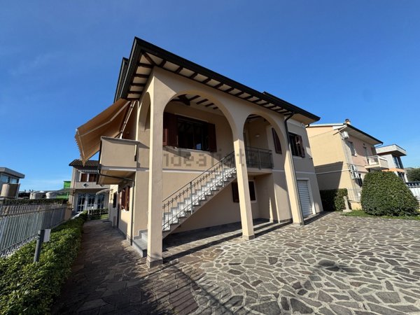 casa indipendente in vendita a Santa Croce sull'Arno