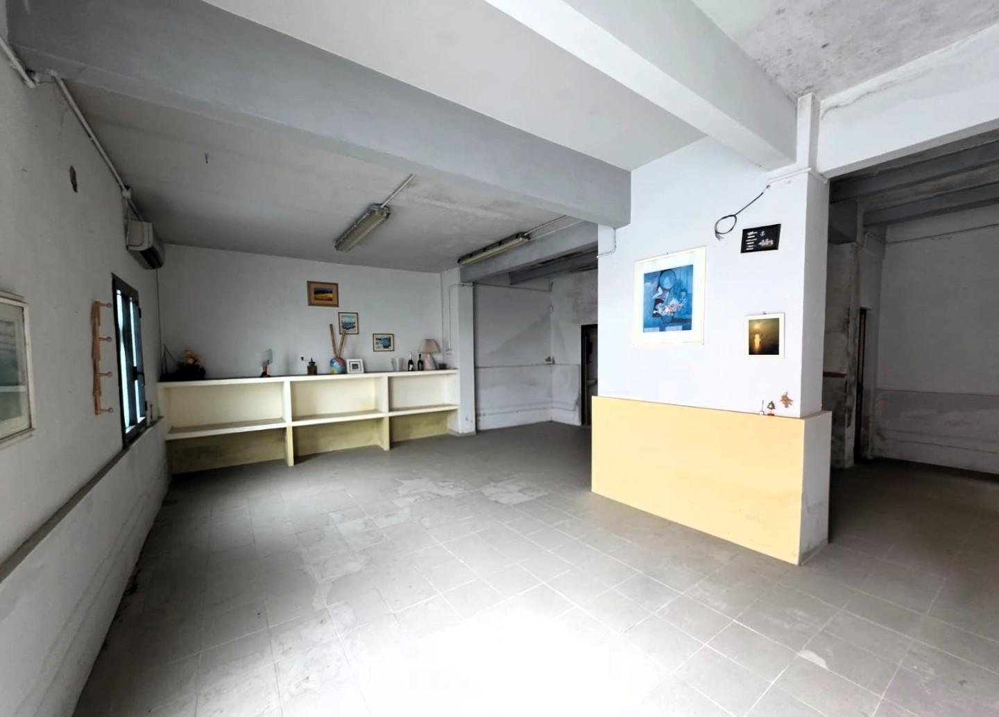 locale commerciale in vendita a Santa Croce sull'Arno