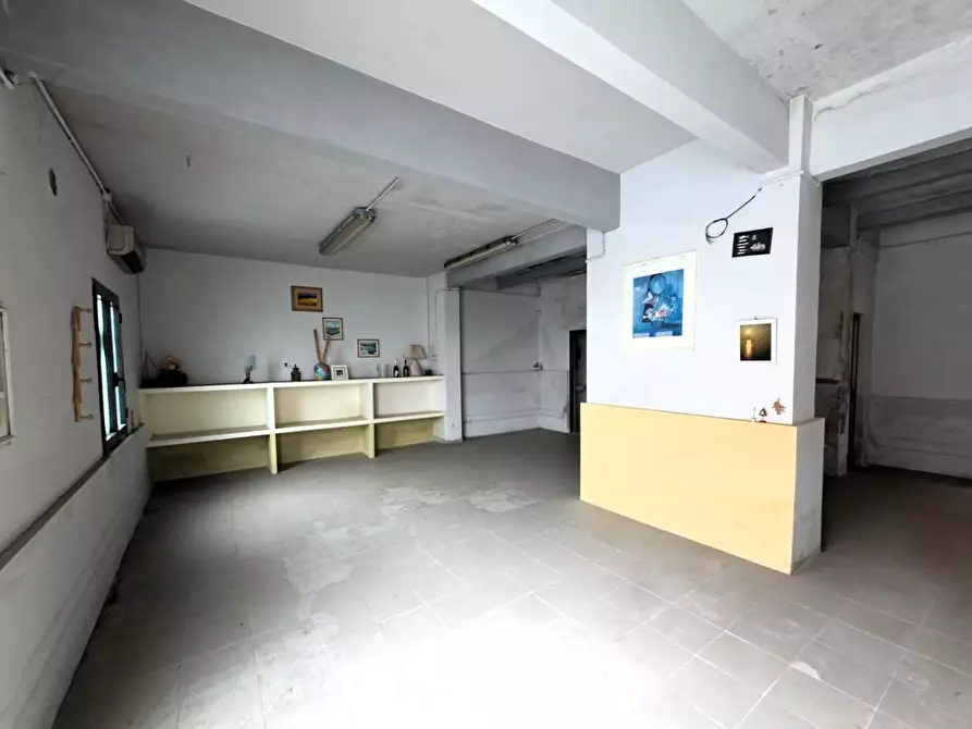 locale commerciale in vendita a Santa Croce sull'Arno