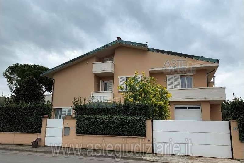 casa indipendente in vendita a Santa Croce sull'Arno