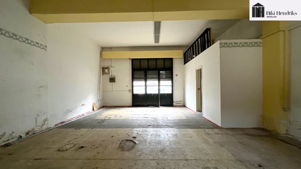 locale commerciale in vendita a Santa Croce sull'Arno