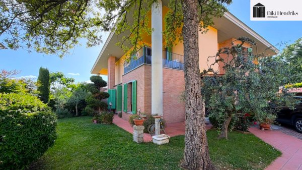 casa indipendente in vendita a Santa Croce sull'Arno