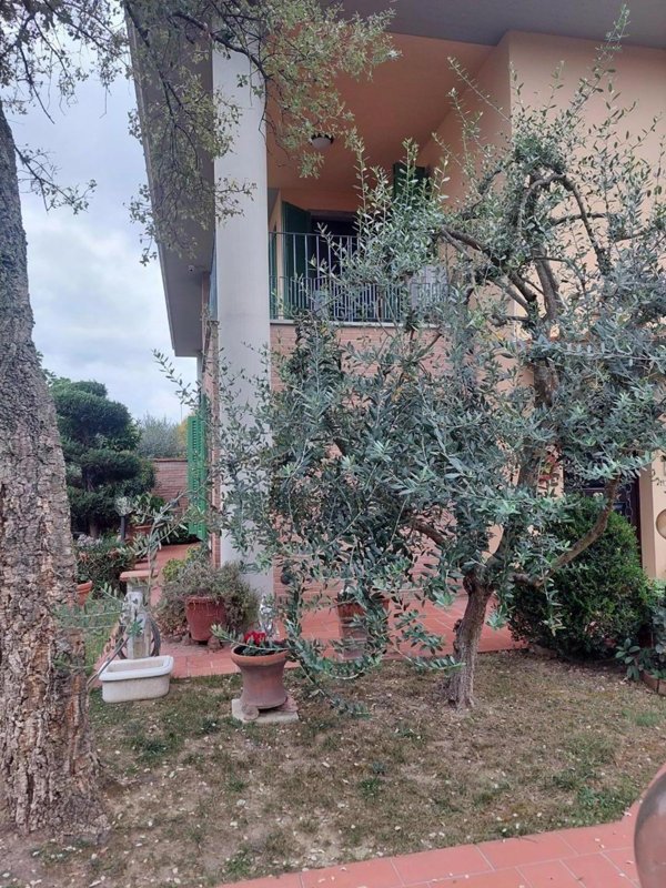 casa indipendente in vendita a Santa Croce sull'Arno