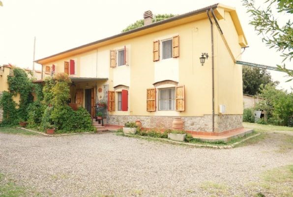 casa indipendente in vendita a Santa Luce in zona Pastina