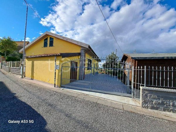 casa indipendente in vendita a Santa Luce in zona Pomaia