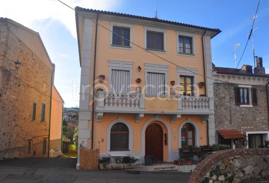 appartamento in vendita a Santa Luce in zona Pomaia