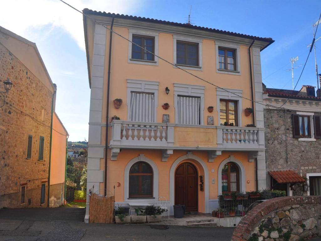 appartamento in vendita a Santa Luce in zona Pomaia