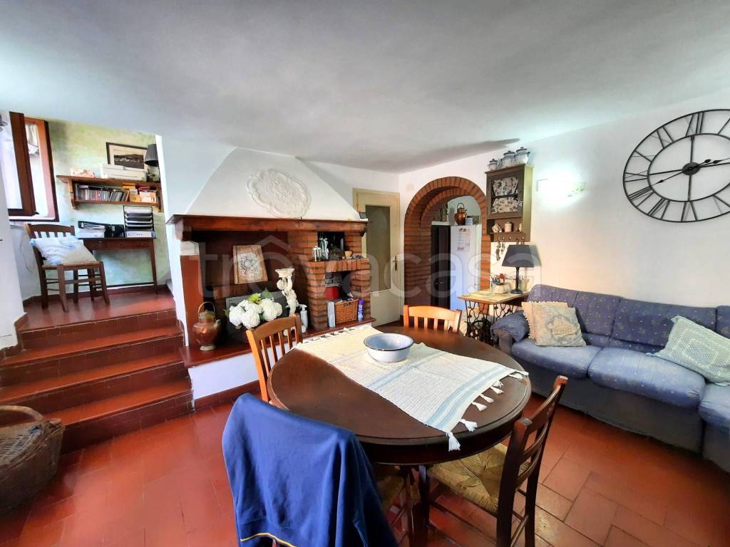 casa indipendente in vendita a Santa Luce in zona Pomaia