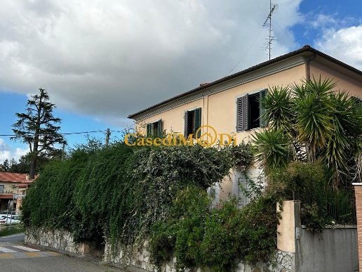 casa indipendente in vendita a Santa Luce in zona Pomaia
