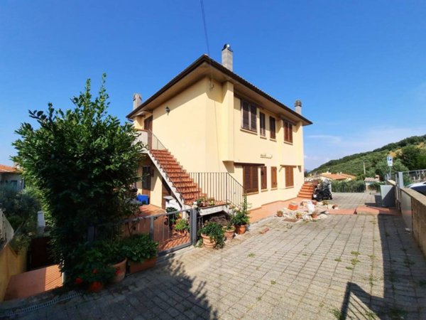 appartamento in vendita a Santa Luce in zona Pomaia