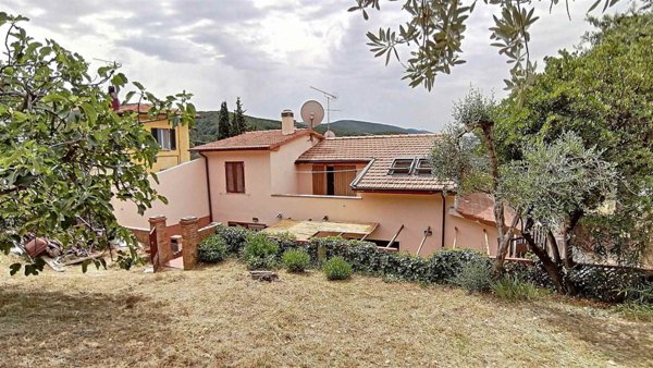 casa indipendente in vendita a Santa Luce in zona Pastina