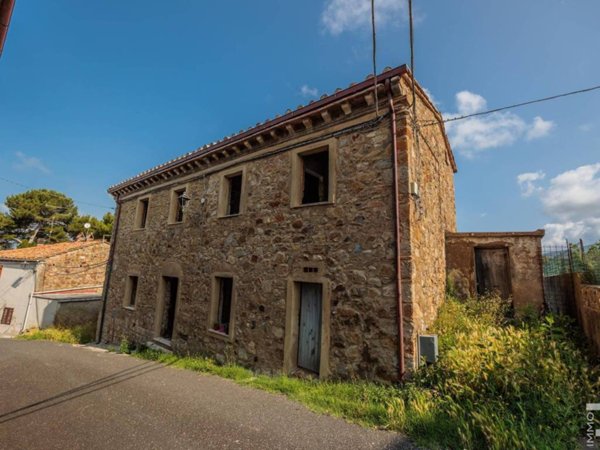 casa indipendente in vendita a Santa Luce in zona Pomaia