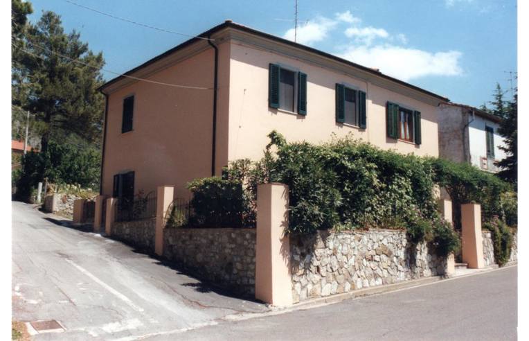 casa indipendente in vendita a Santa Luce in zona Pomaia