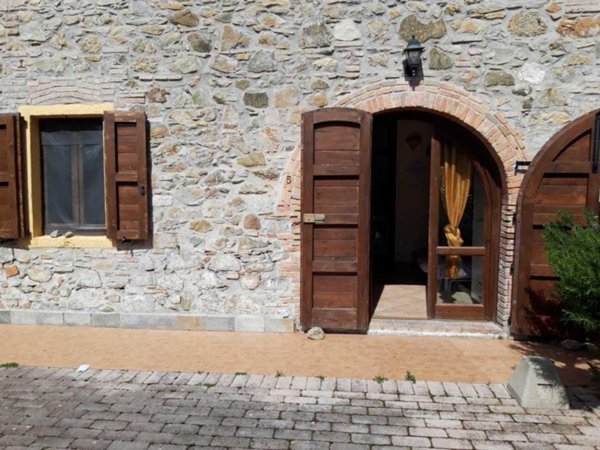 appartamento in vendita a Santa Luce in zona Pomaia