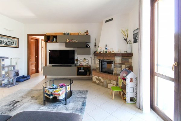 casa indipendente in vendita a Santa Luce