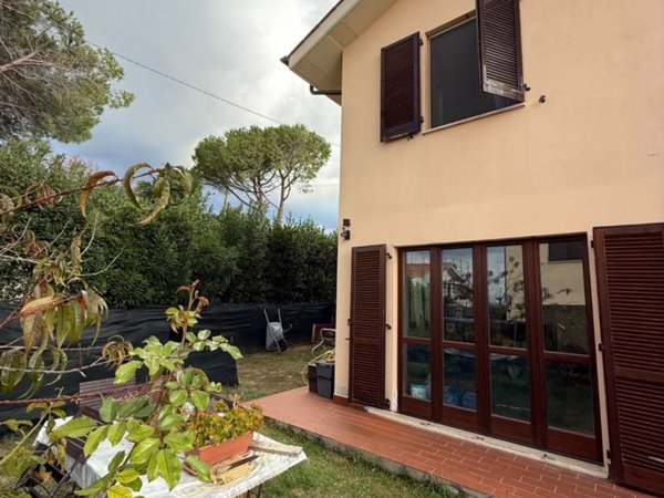 casa indipendente in vendita a Santa Luce