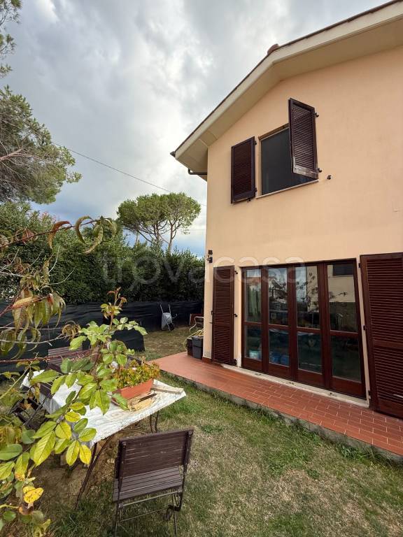 casa indipendente in vendita a Santa Luce