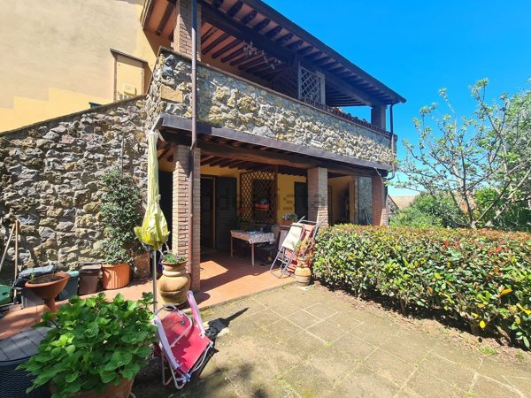 appartamento in vendita a Santa Luce in zona Pomaia