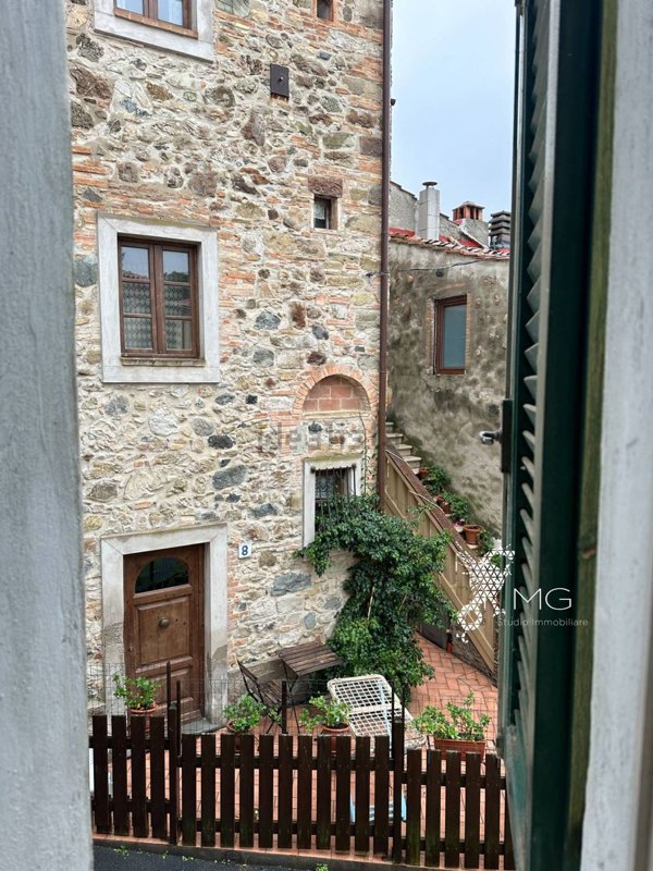 appartamento in vendita a Santa Luce in zona Pomaia