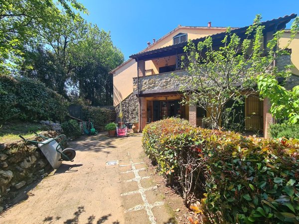 appartamento in vendita a Santa Luce in zona Pomaia