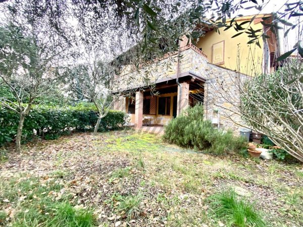 appartamento in vendita a Santa Luce in zona Pomaia