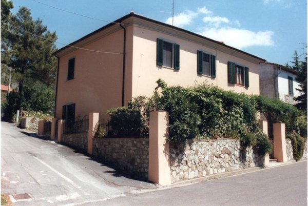 casa indipendente in vendita a Santa Luce in zona Pomaia