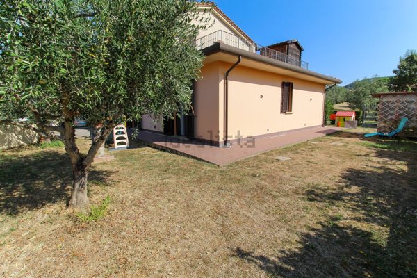 casa indipendente in vendita a Santa Luce in zona Pastina