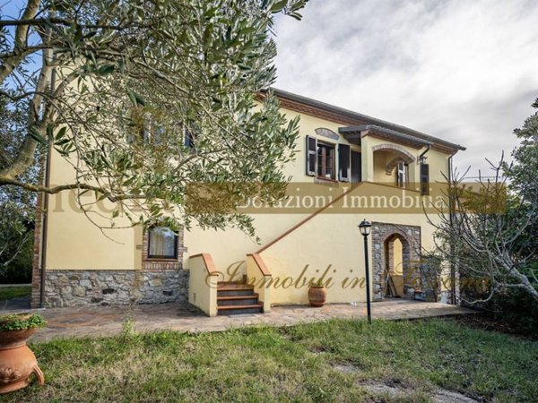 casa indipendente in vendita a Santa Luce in zona Pomaia