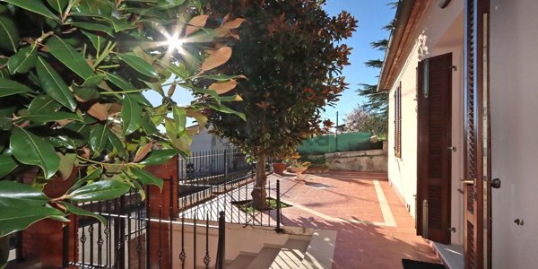 casa indipendente in vendita a Santa Luce in zona Pastina