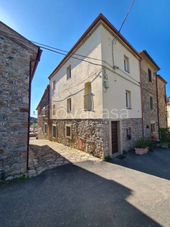 casa indipendente in vendita a Santa Luce in zona Pomaia