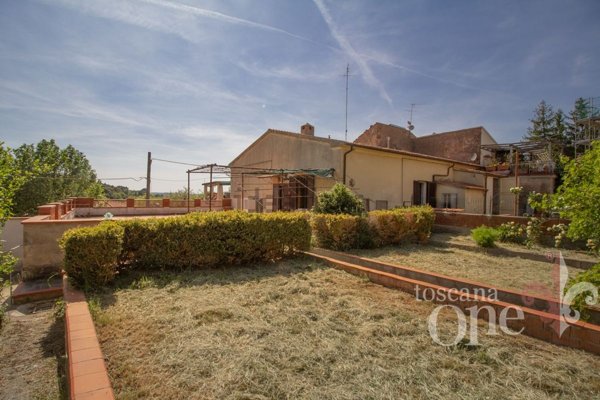 appartamento in vendita a Santa Luce in zona Pomaia