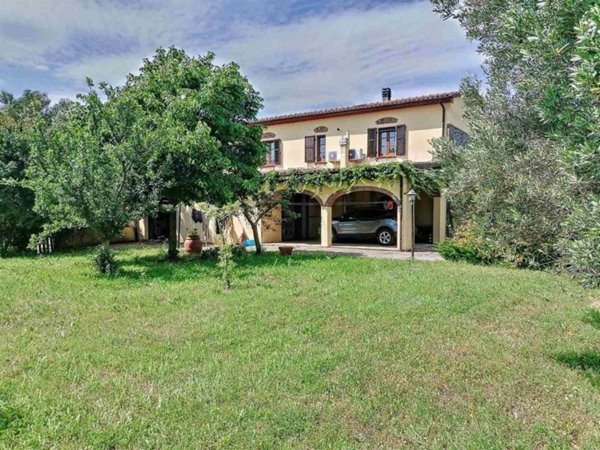 casa indipendente in vendita a Santa Luce in zona Pomaia