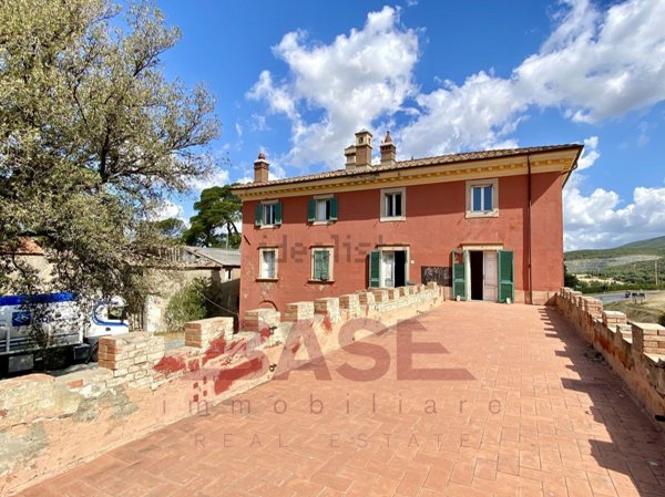 villa in vendita a Santa Luce in zona Pomaia