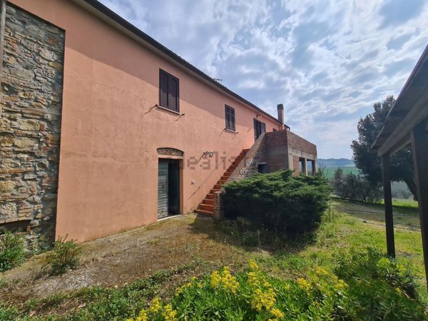 casa indipendente in vendita a Santa Luce in zona Pomaia