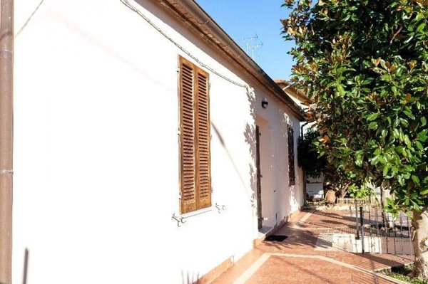 casa indipendente in vendita a Santa Luce in zona Pastina