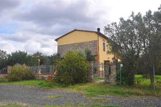 casale in vendita a Santa Luce in zona Pomaia