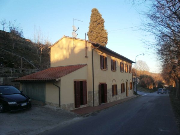casa indipendente in vendita a Santa Maria a Monte in zona Montecalvoli