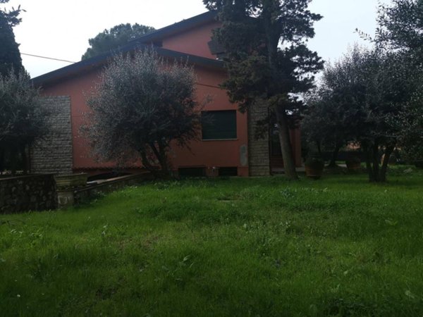 casa indipendente in vendita a Santa Maria a Monte