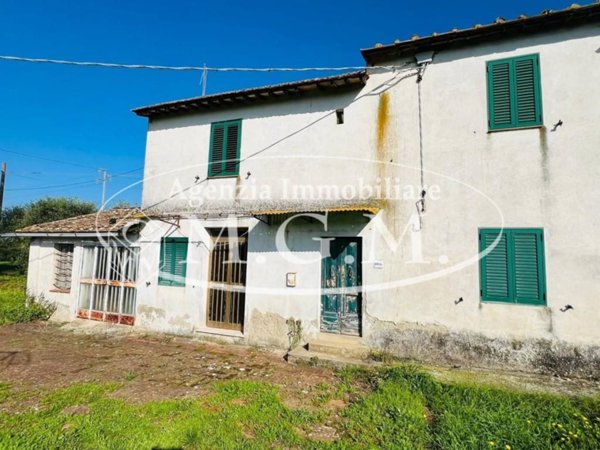 casa indipendente in vendita a Santa Maria a Monte
